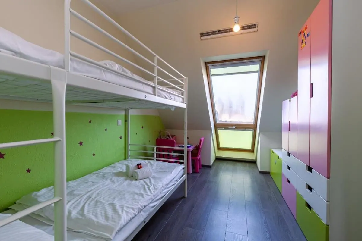 Апартаменты Superb Duplex In A Recently Finished Building, Very Centrally Located But Still Within Walking Distance Of The Sea And The Beach Остенде